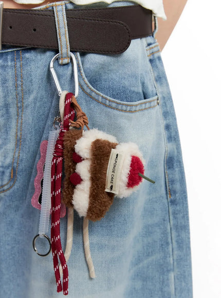 [ACC] Koway Cherry-Topped Cake Slice Keychain IG507