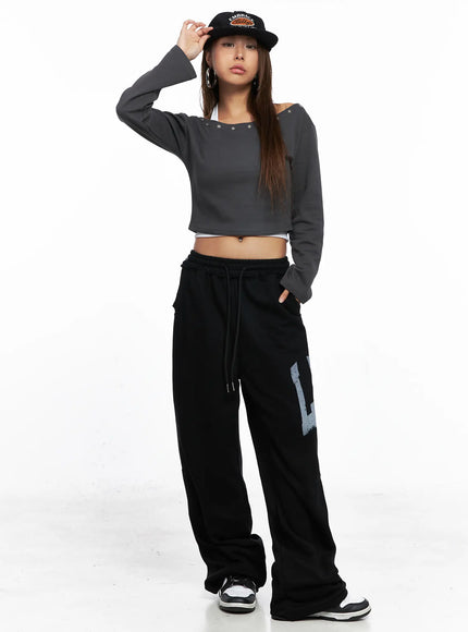 eyelet-off-shoulder-long-sleeve-crop-top-co510