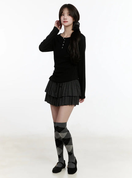 button-accent-long-sleeve-top-cm510