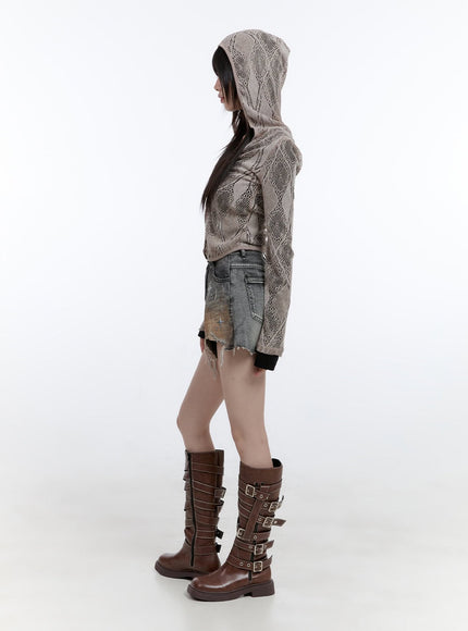 denim-graphic-distressed-shorts-cg413