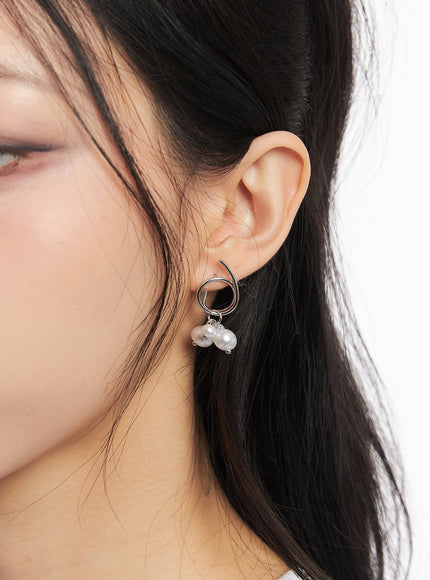 faux-pearl-bouquet-round-earrings-ca516