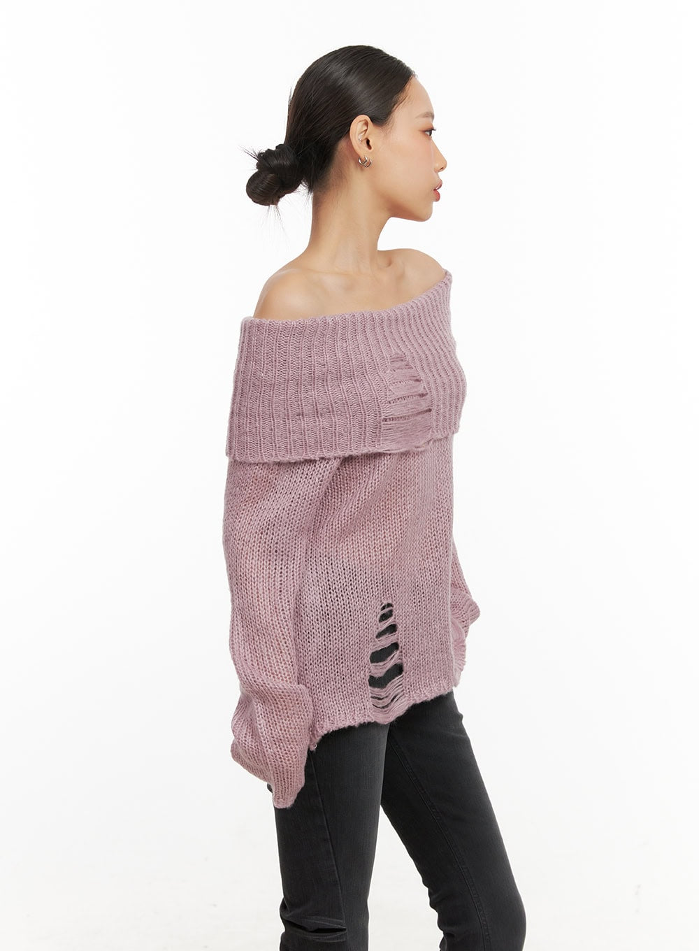 off-shoulder-destroyed-acrylic-sweater-cd410