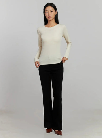 ribbed-knit-long-sleeve-top-ij505