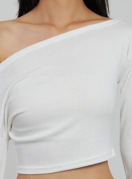 off-shoulder-crop-long-sleeve-top-ij509