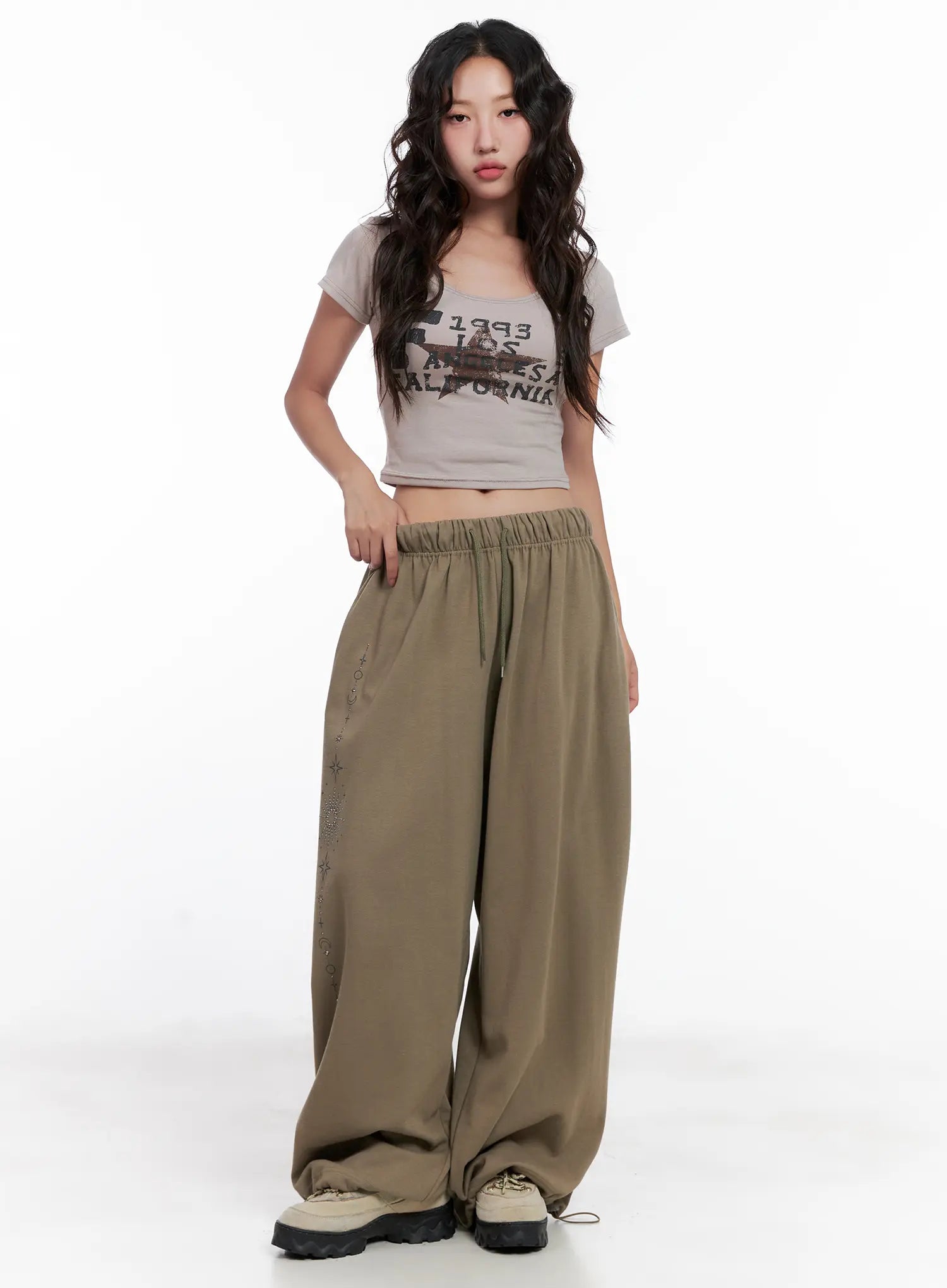 graphic-u-neck-cropped-tee-cl518
