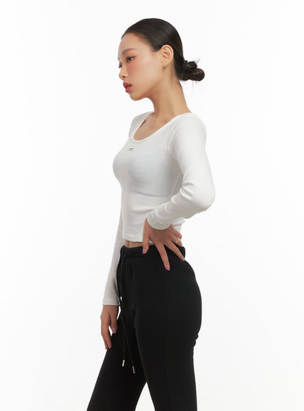 slim-fit-u-neck-long-sleeve-crop-top-cd410