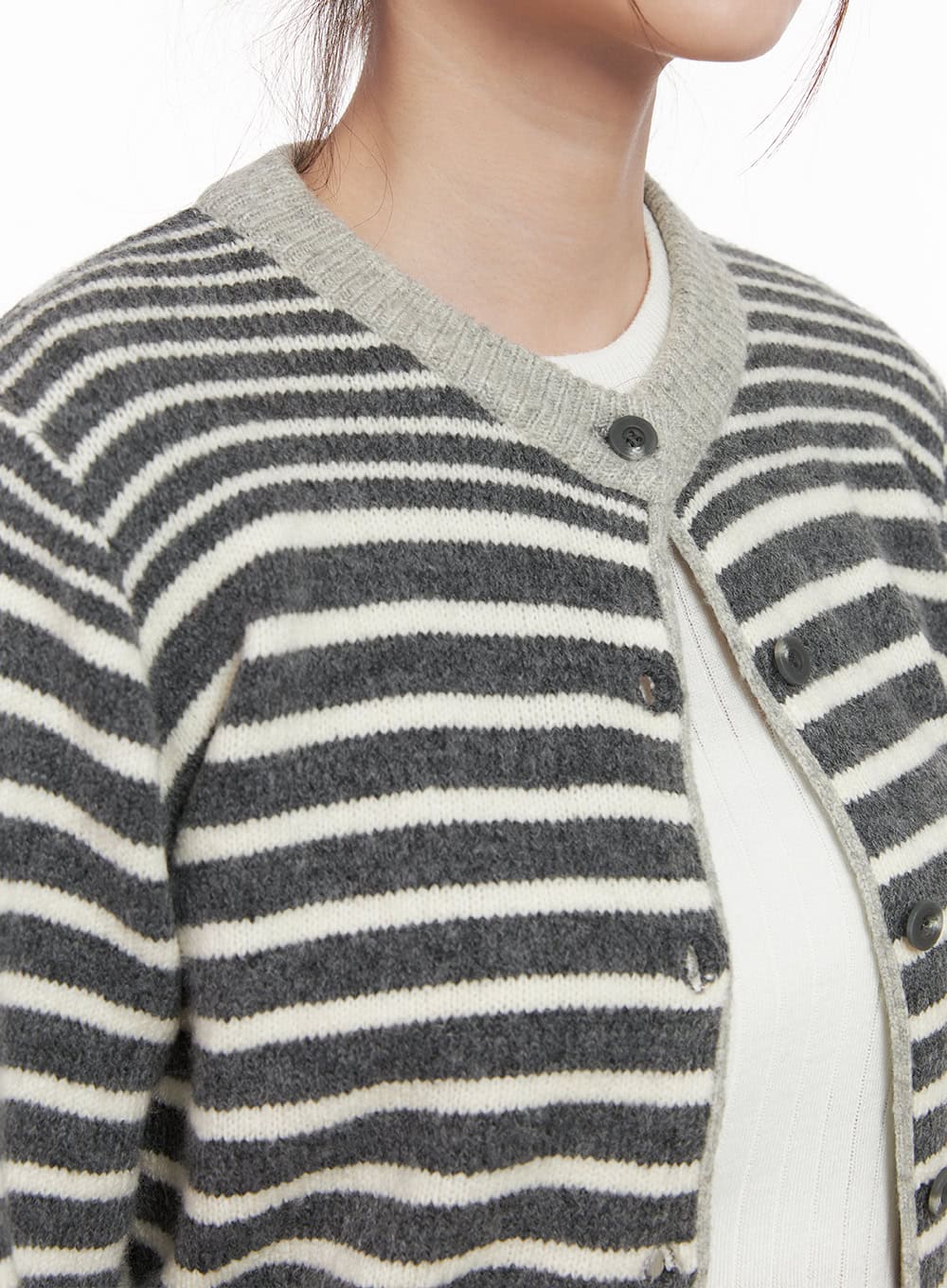 stripe-buttoned-cardigan-if505