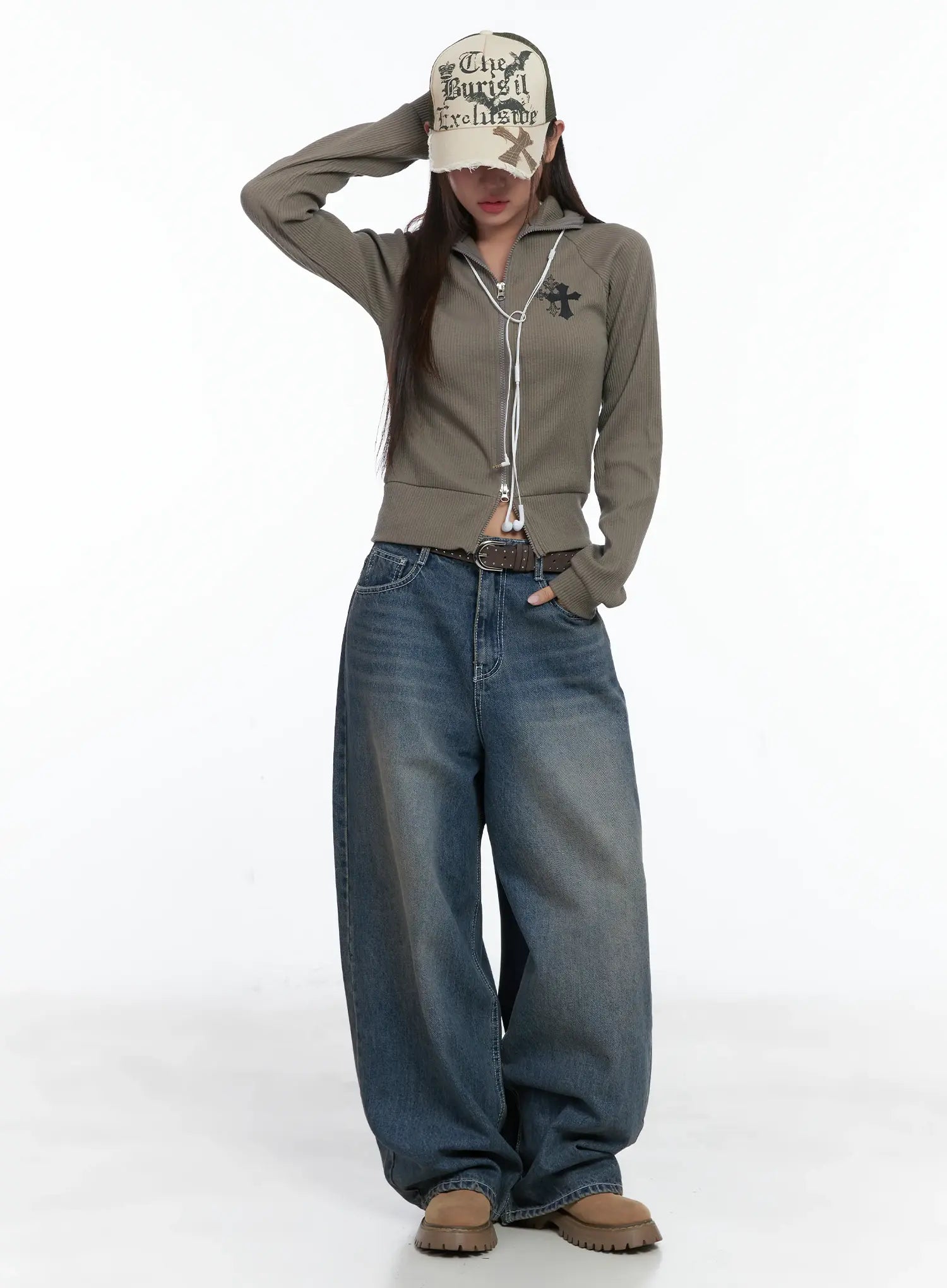 gothic-print-slim-fit-ribbed-zip-up-jacket-cs503