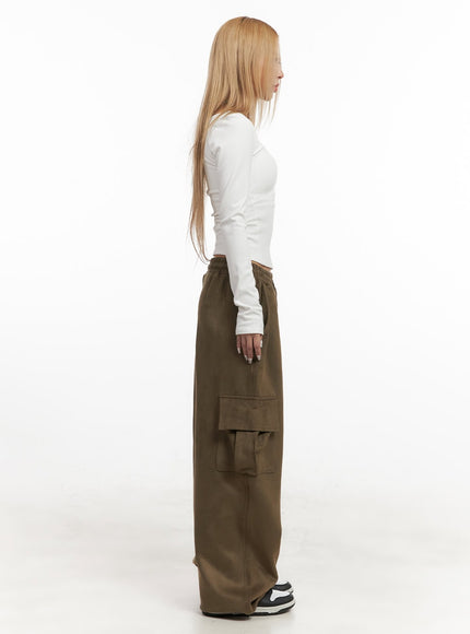 suede-wide-fit-cargo-sweatpants-cj507