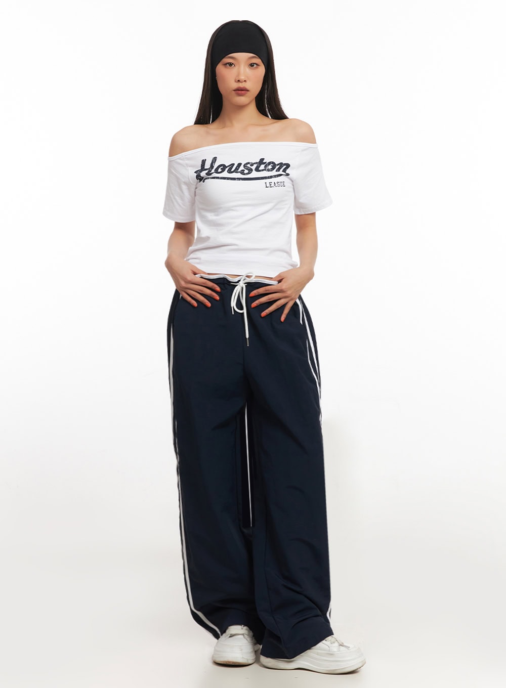 cotton-graphic-off-shoulder-t-shirt-ia507