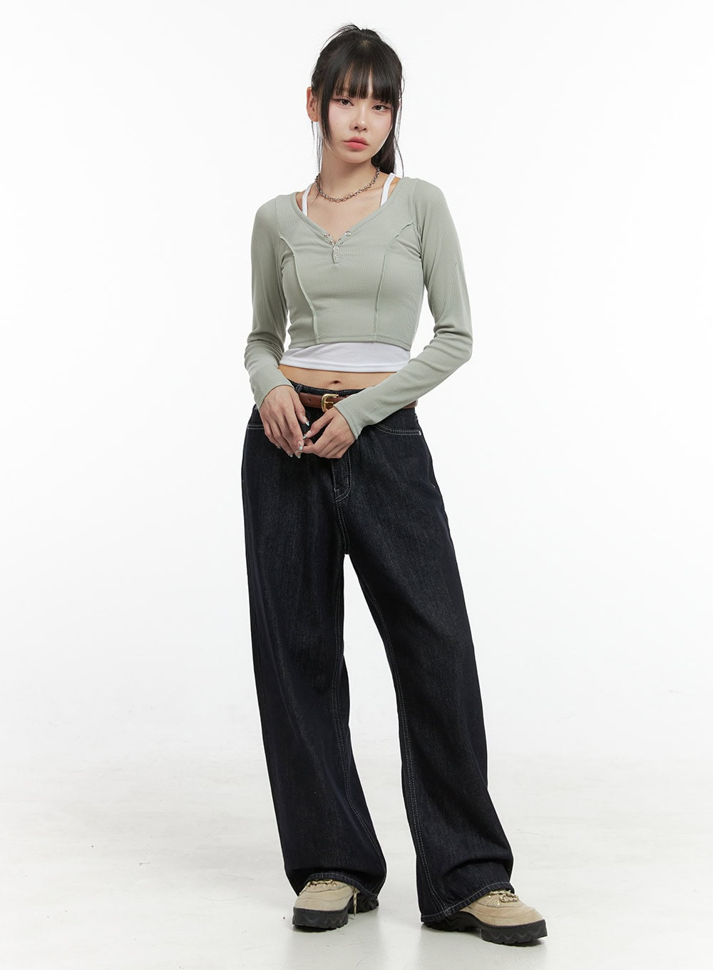 ribbed-button-v-neck-crop-top-os410