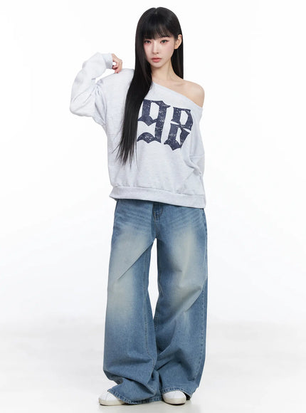 off-shoulder-graphic-sweatshirt-cf518