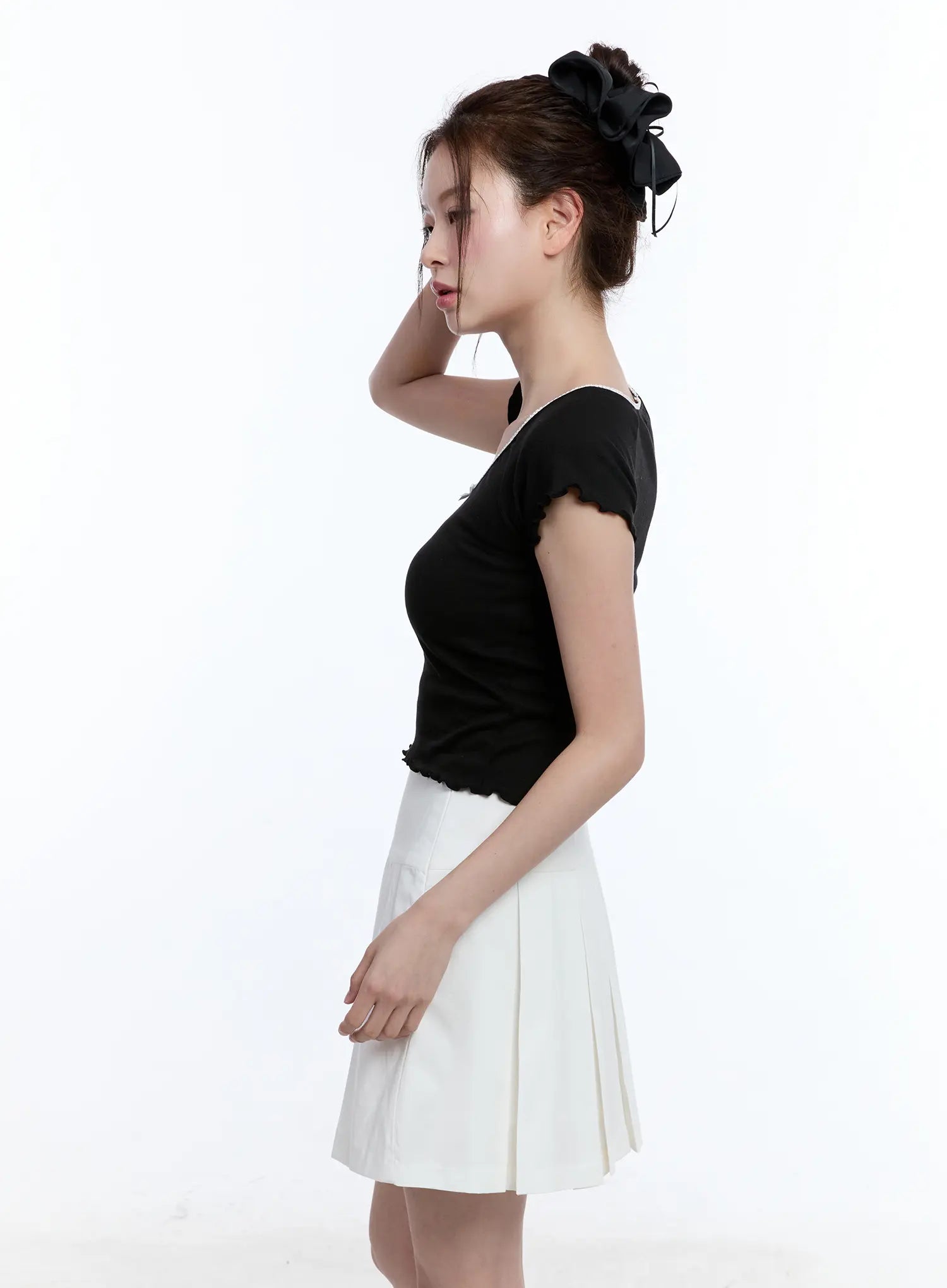 ribbon-lace-v-neck-crop-tee-cu513