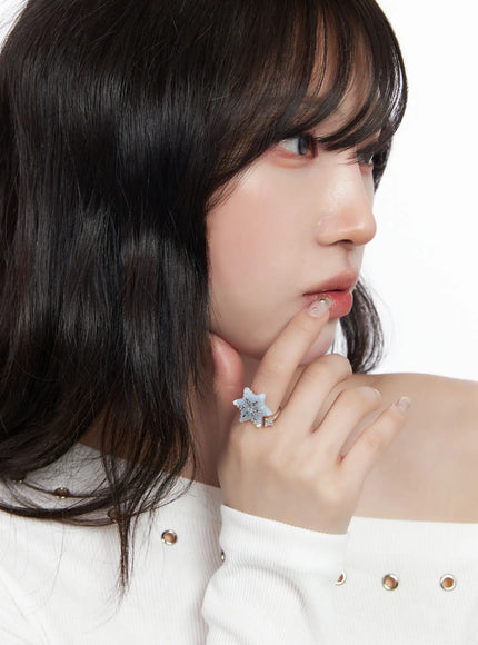 bold-snowflake-cubic-ring-cf525