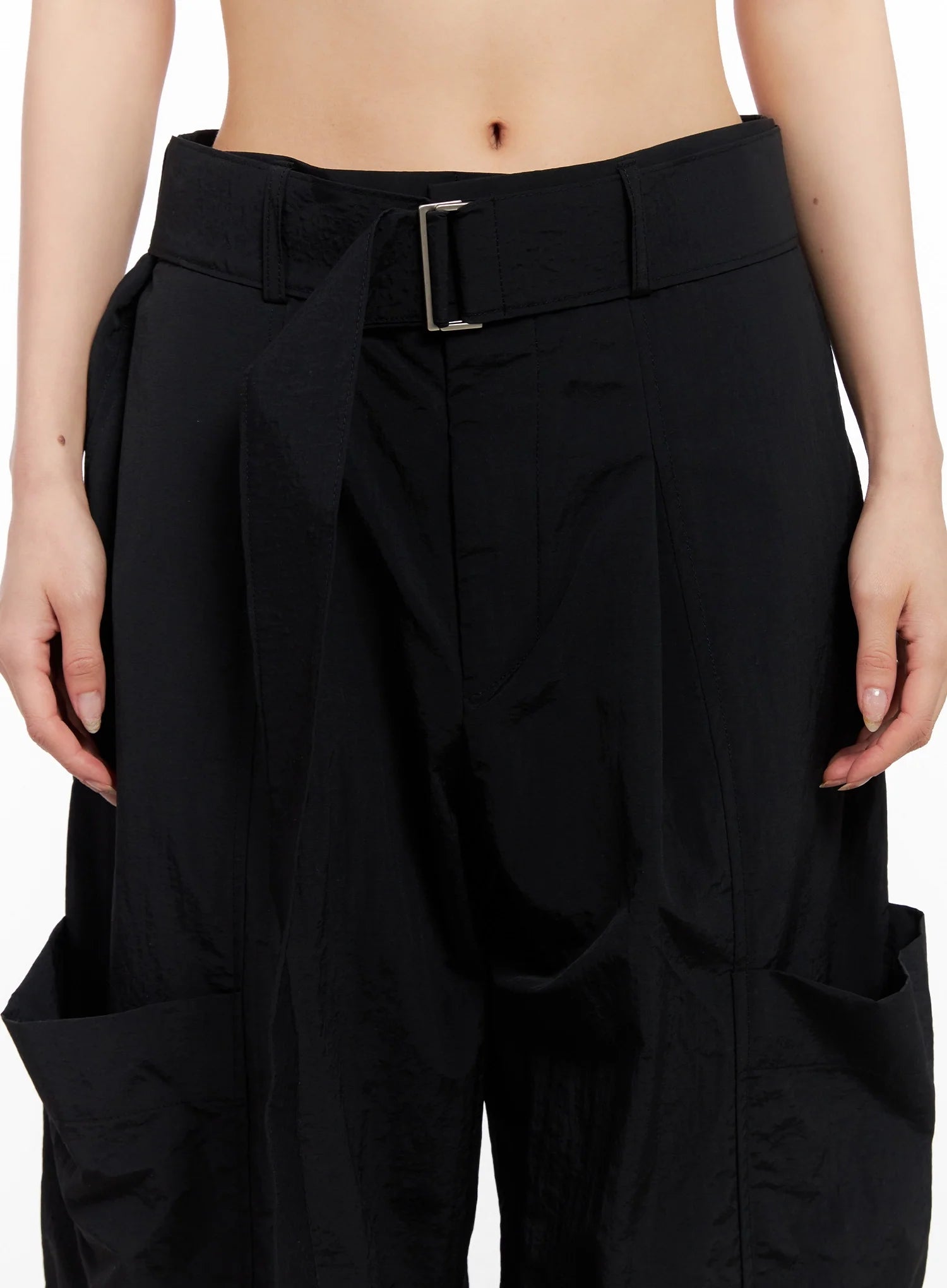 belted-wide-leg-utility-cargo-pants-ig508