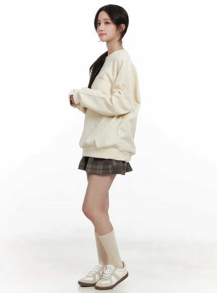 bear-cafe-graphic-sweatshirt-cn527