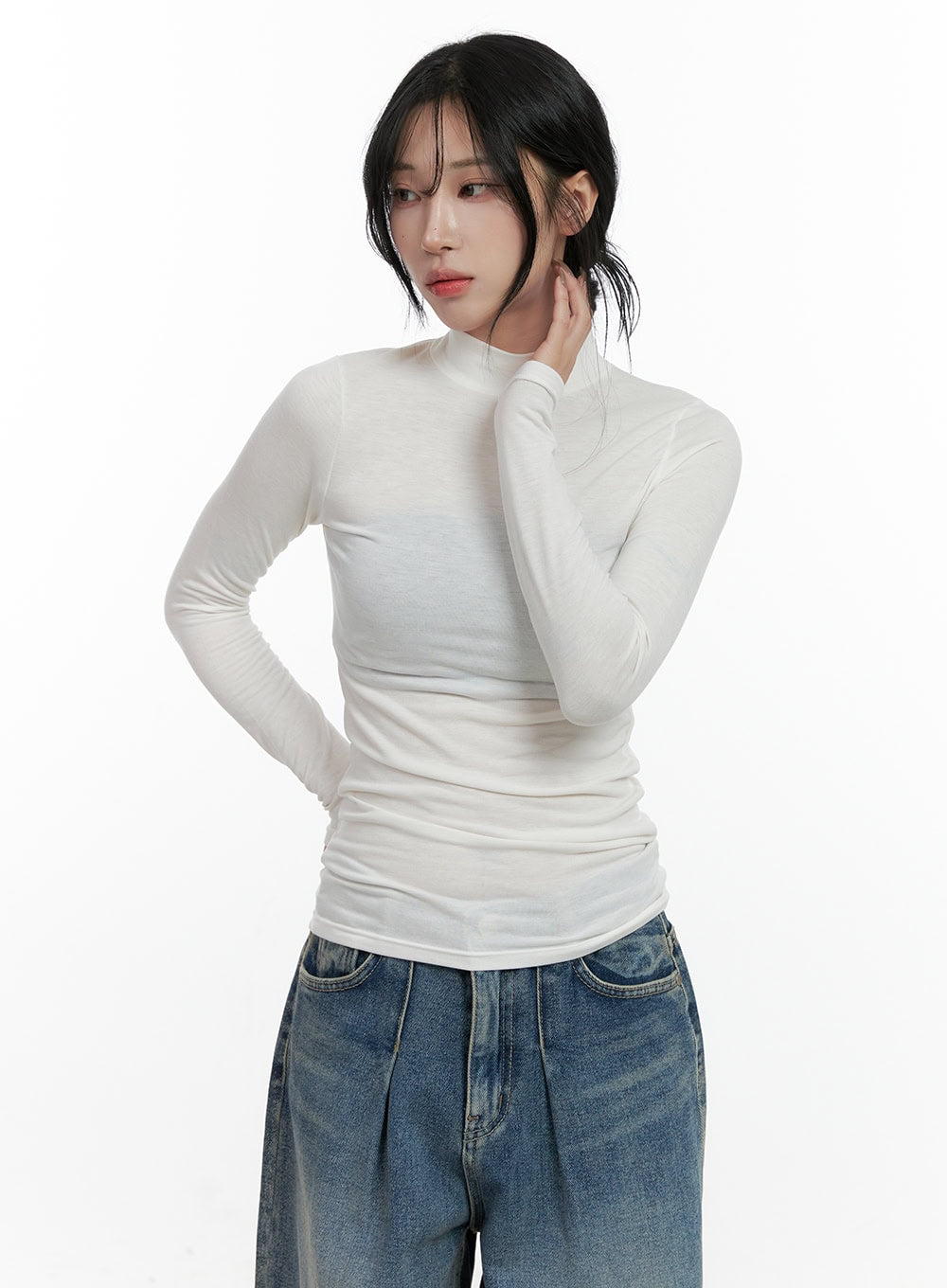 elegant-solid-long-sleeve-tee-cn408 / Light beige
