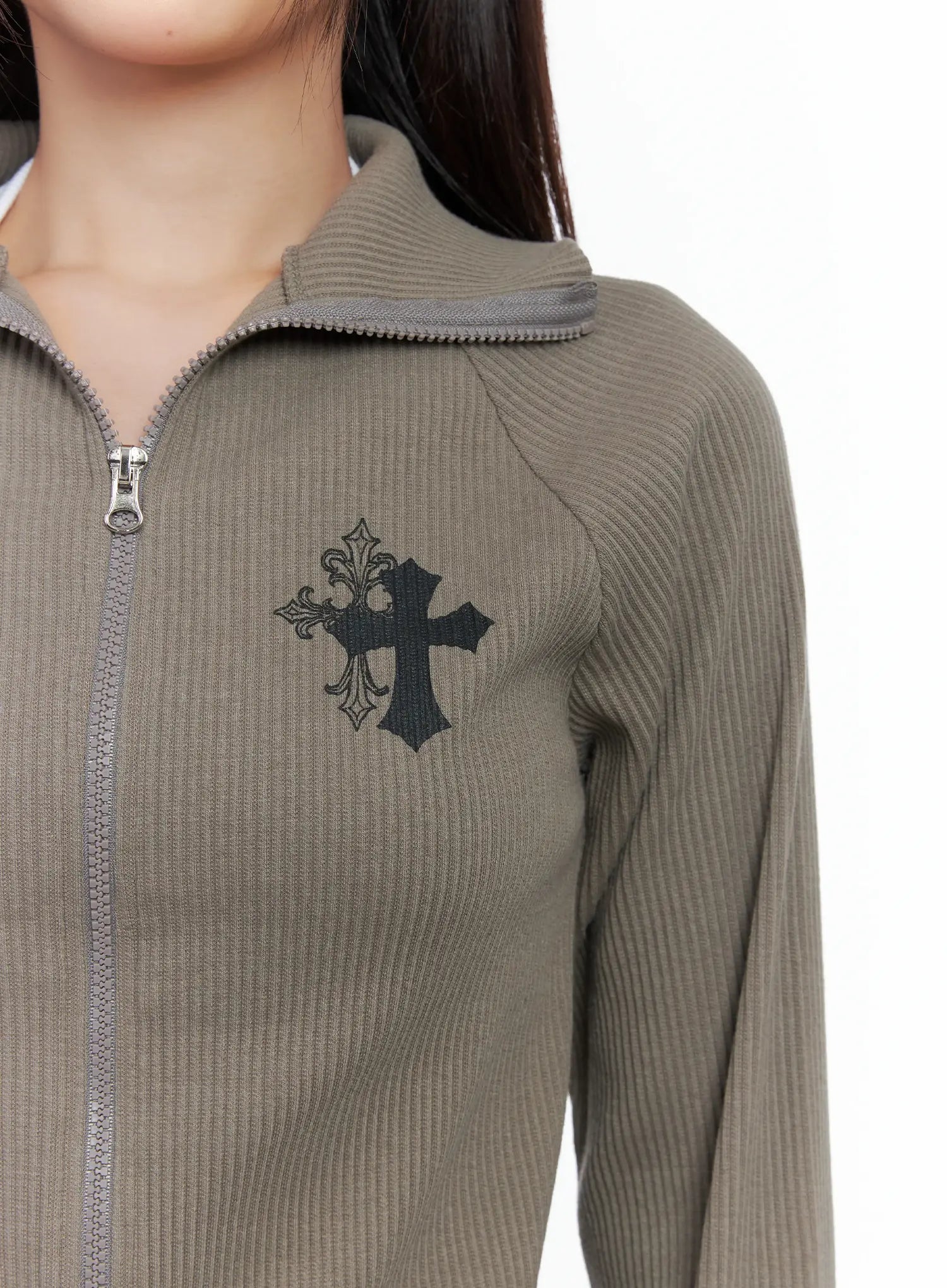 gothic-print-slim-fit-ribbed-zip-up-jacket-cs503
