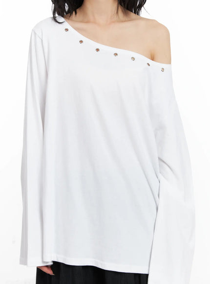 off-shoulder-grommet-long-sleeve-top-cd502