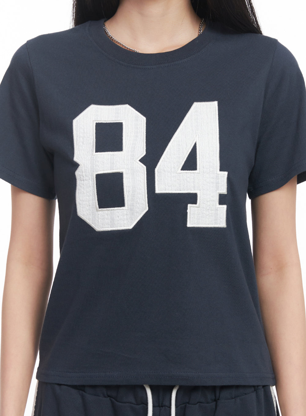 lace-embroidered-84-graphic-tee-iy516