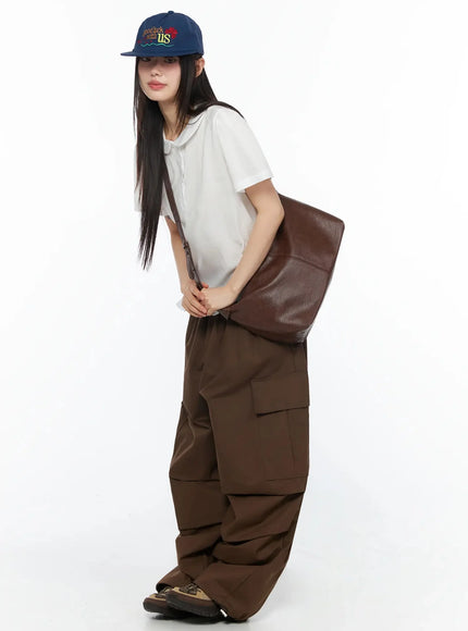 square-faux-leather-crossbody-bag-iy526