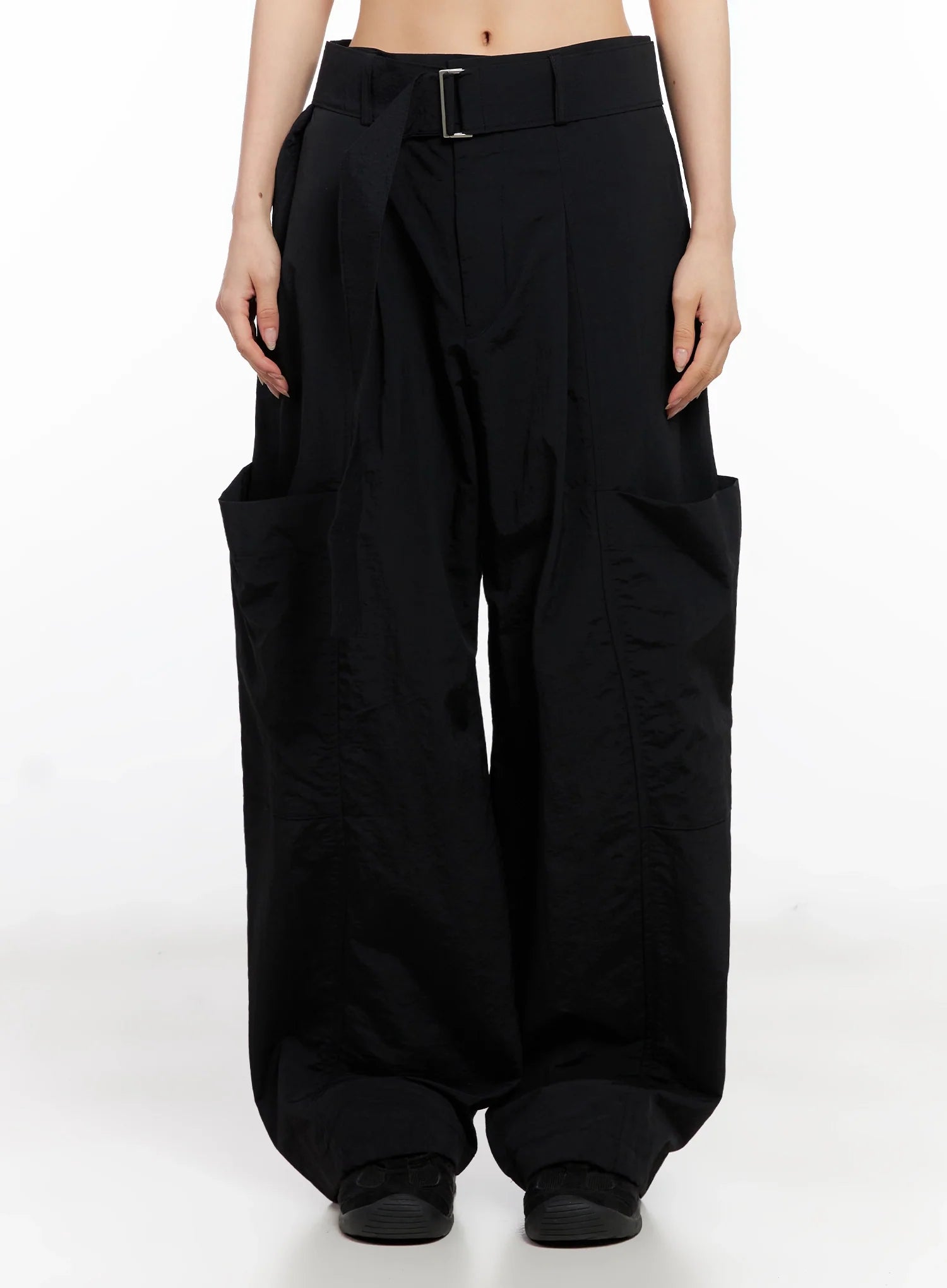 belted-wide-leg-utility-cargo-pants-ig508