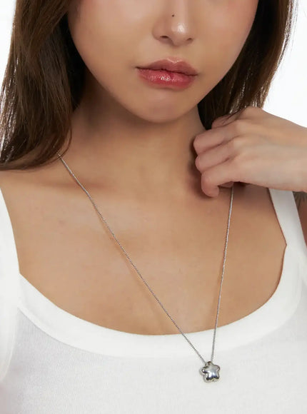 Balloon-Style Flower Charm Necklace IN510