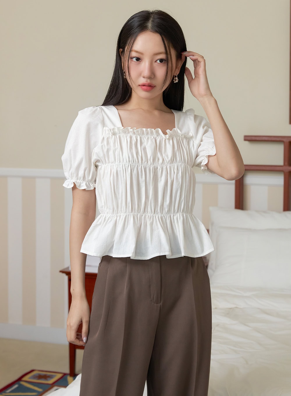 frill-puff-square-neck-top-oy427