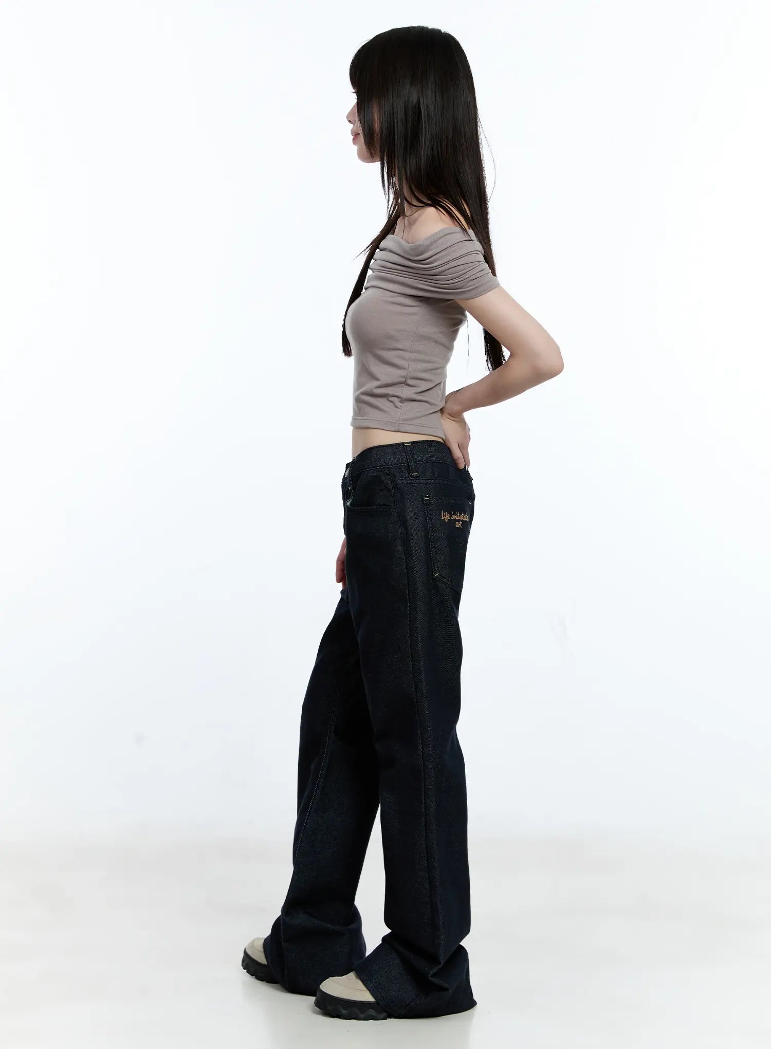 minjoo-no-fade-flared-jeans-cg511
