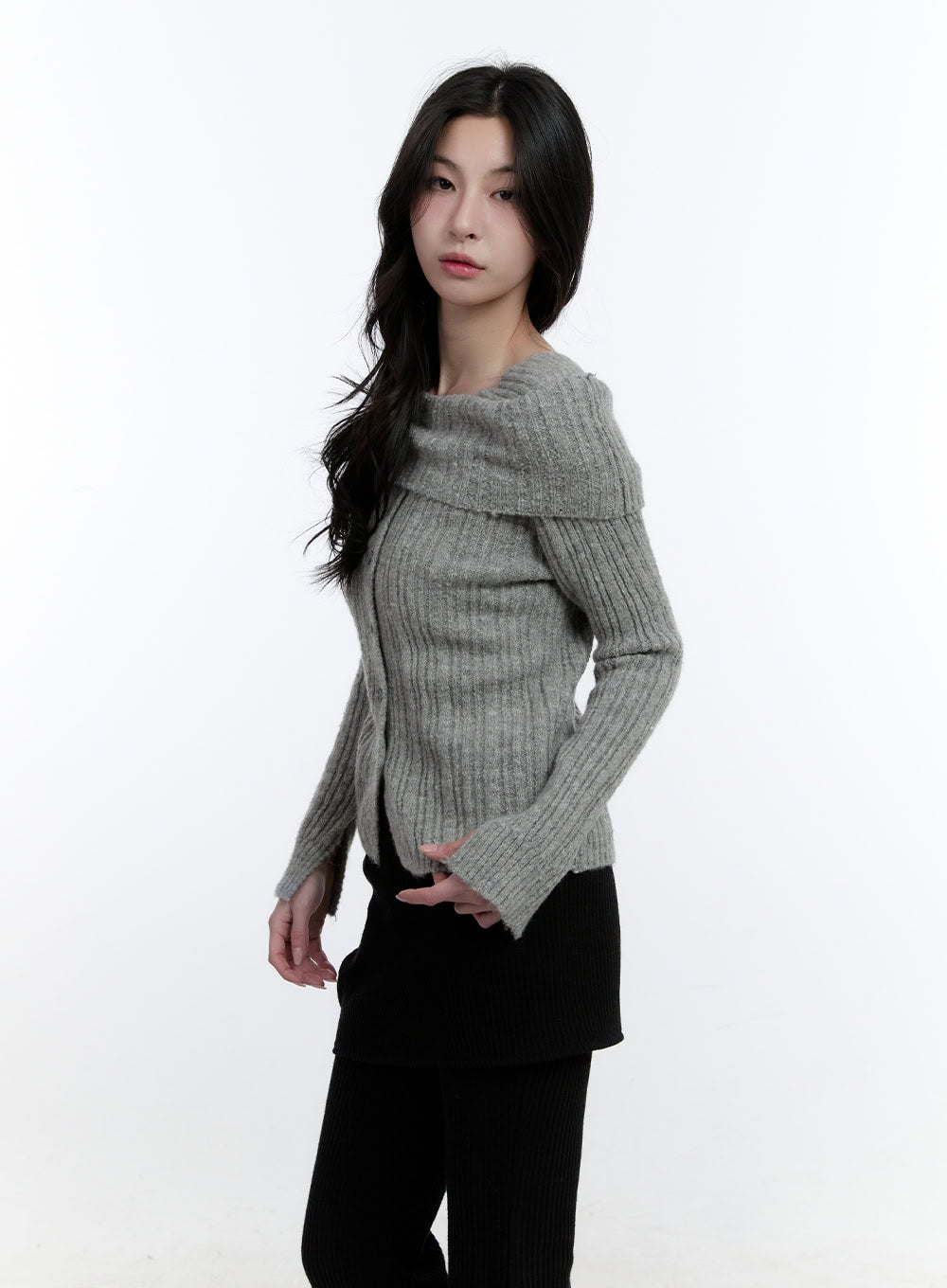 square-neck-buttoned-sweater-cj520