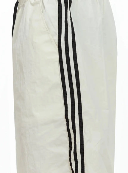 mens-lightweight-striped-track-shorts-il516