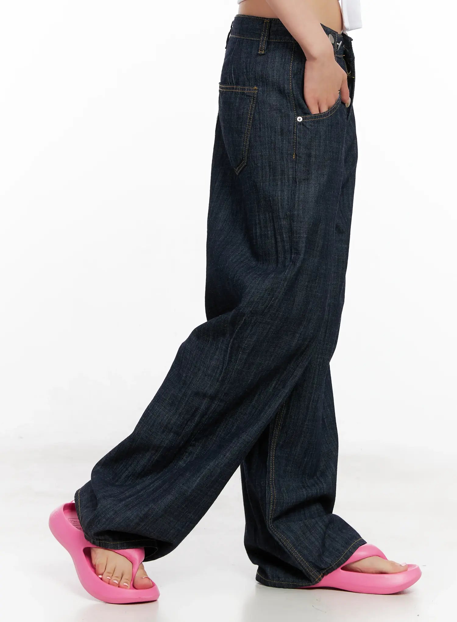 saebi-button-detail-jeans-cl528