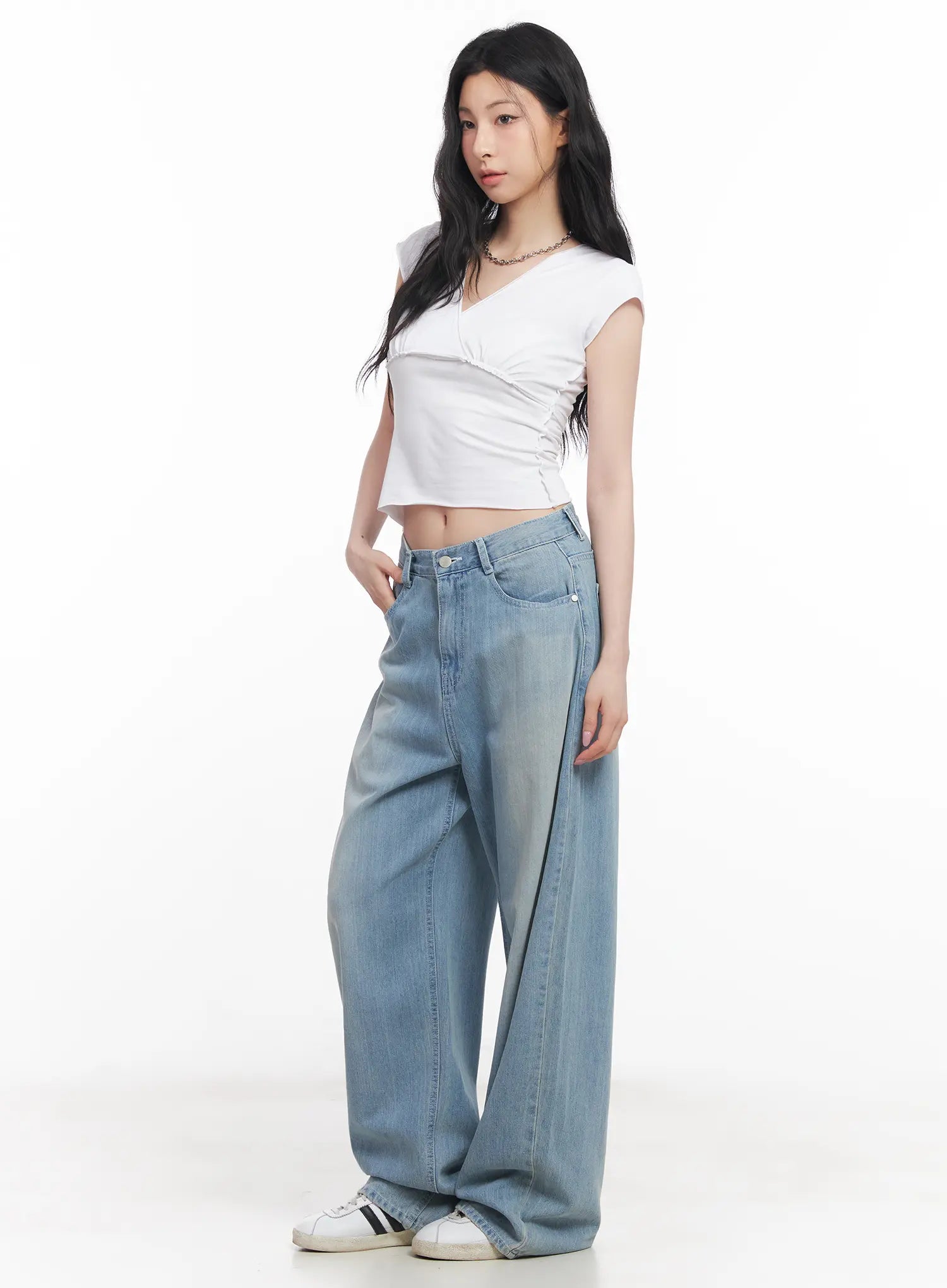 v-neck-cropped-tee-cu511