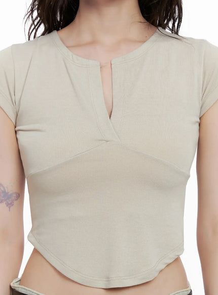 minimalist-v-neck-crop-top-il531