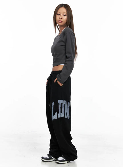 eyelet-off-shoulder-long-sleeve-crop-top-co510