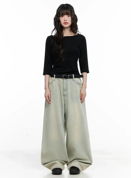 minimalist-black-boat-neck-top-il531