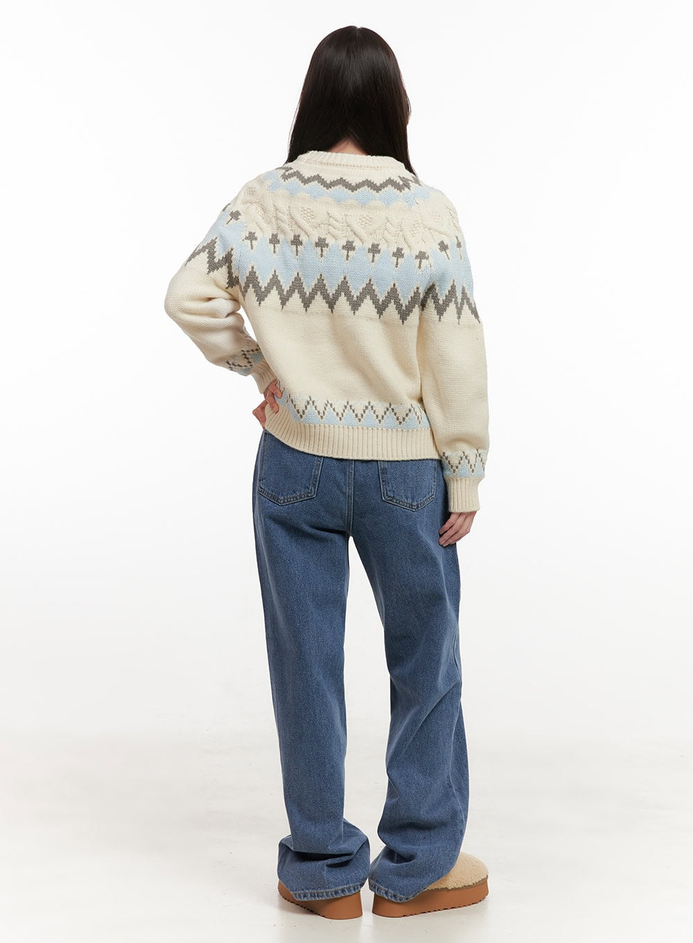 nordic-knit-round-neck-sweater-on429