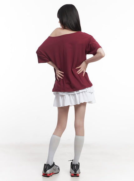 one-shoulder-loose-fit-graphic-tee-cu505