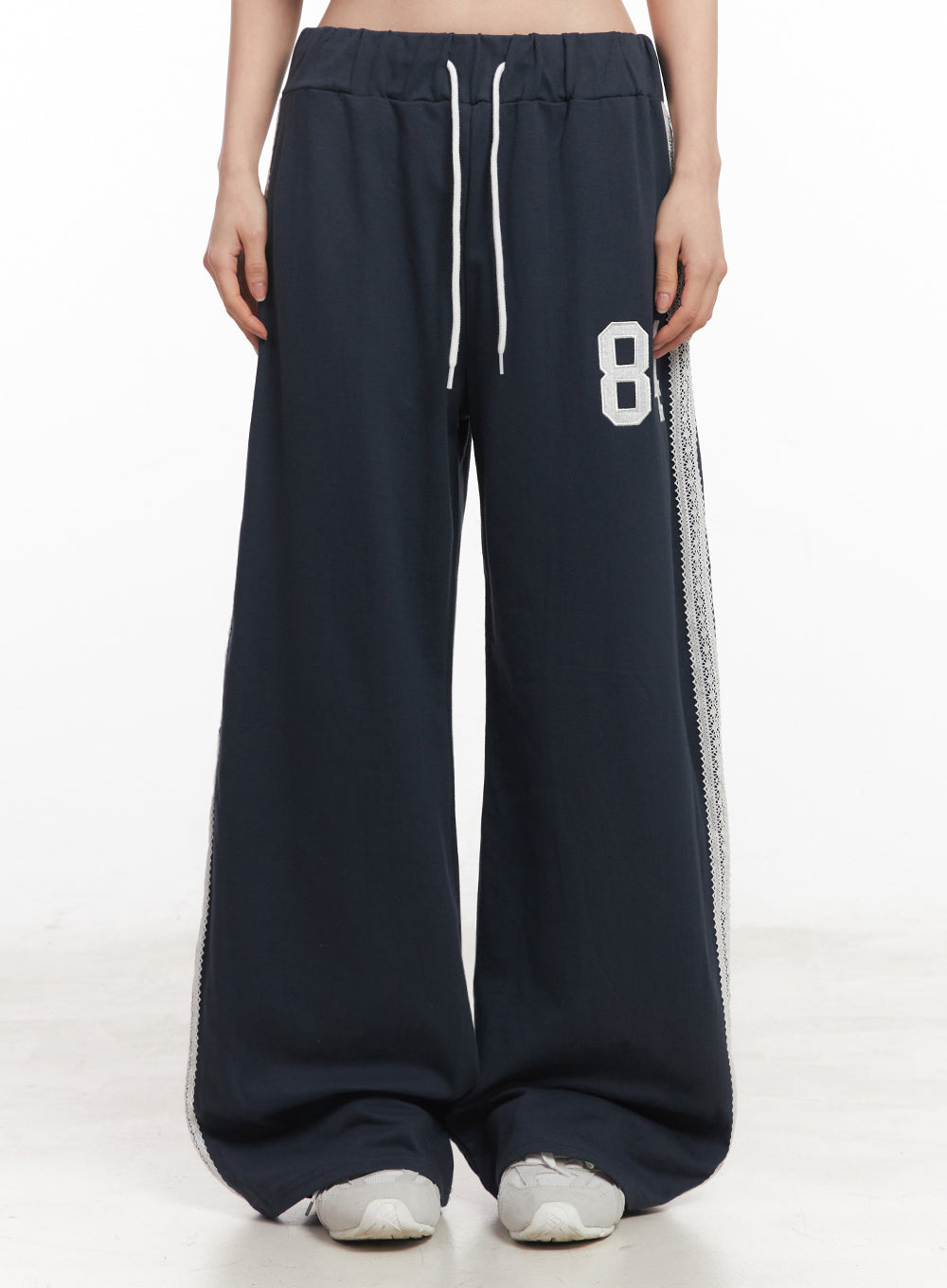 lace-embroidered-84-sweatpants-iy516