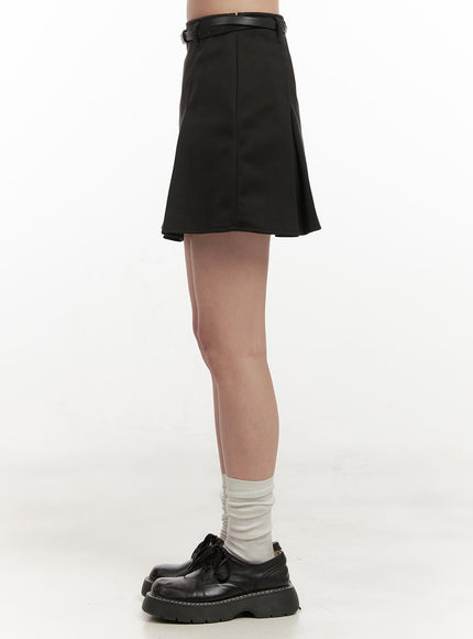 chic-belt-pleated-mini-skirt-on429