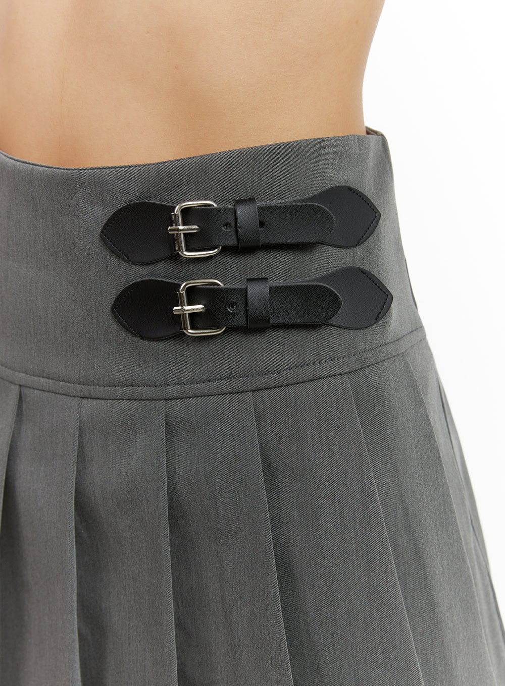 buckle-pleated-mini-skirt-is402