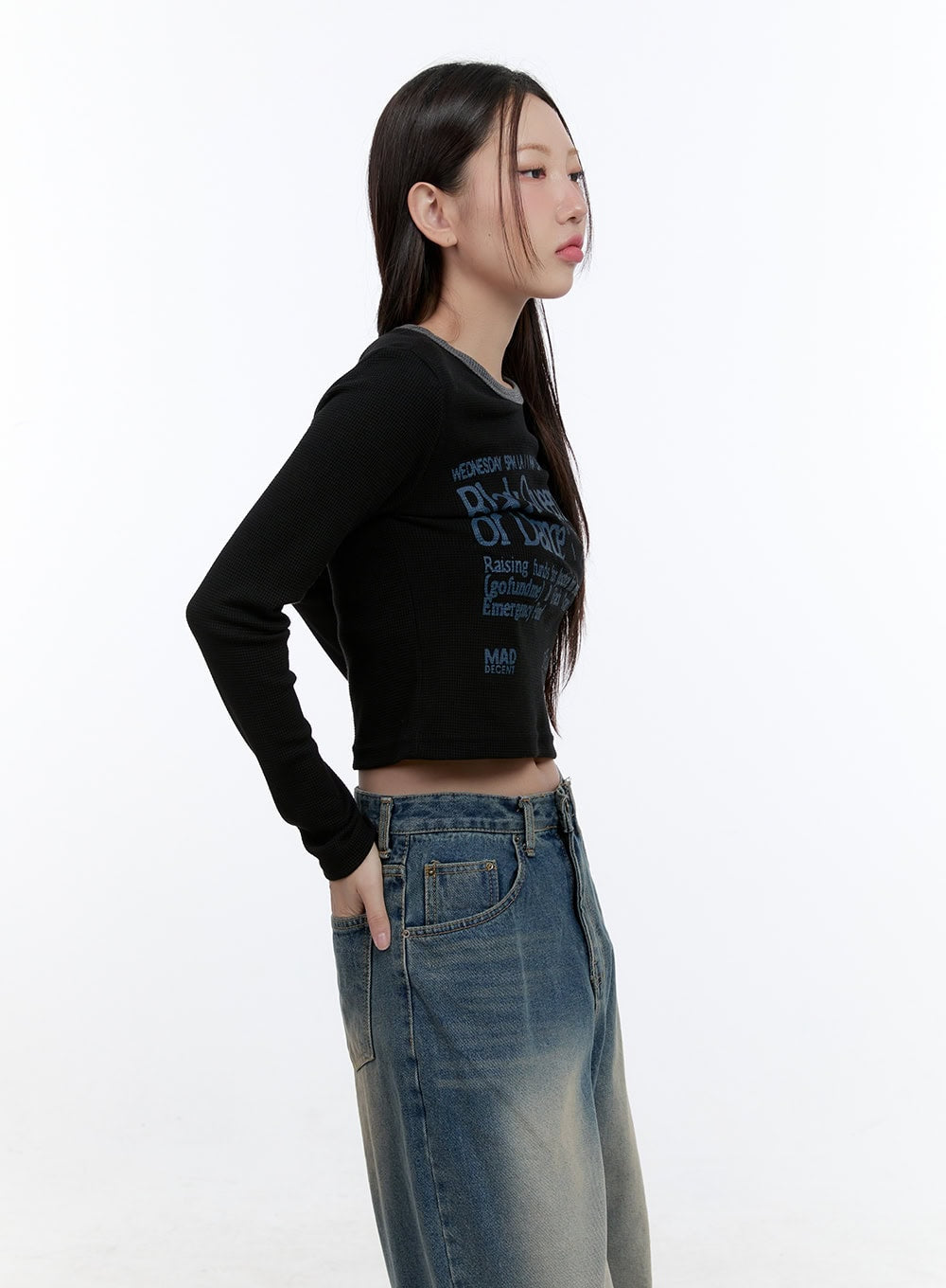snugscript-crop-top-cs406