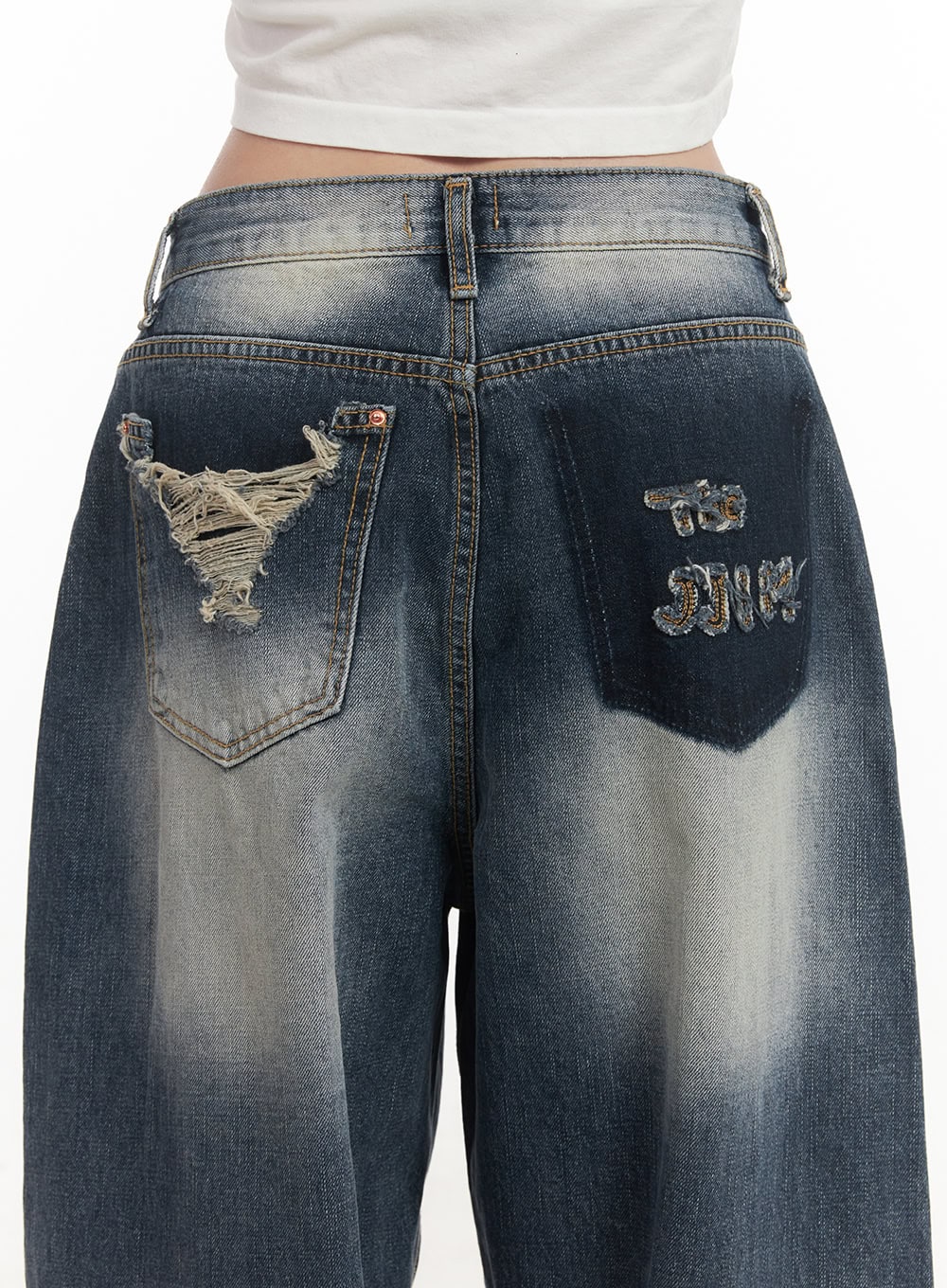 julie-washed-baggy-jeans-with-embroidered-detail-cf514