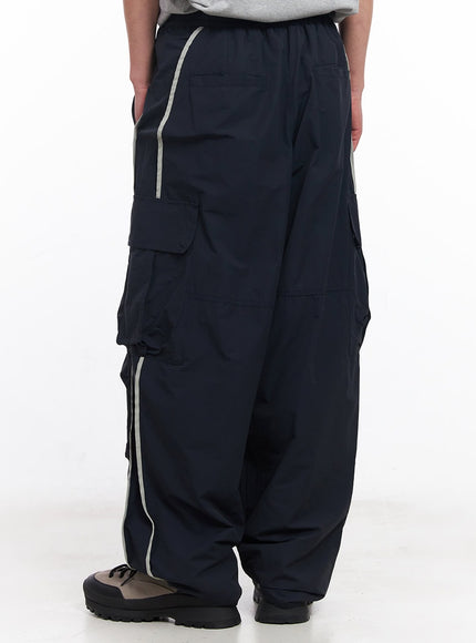 men-s-cargo-balloon-fit-windbreaker-pants-dark-blue-iu512