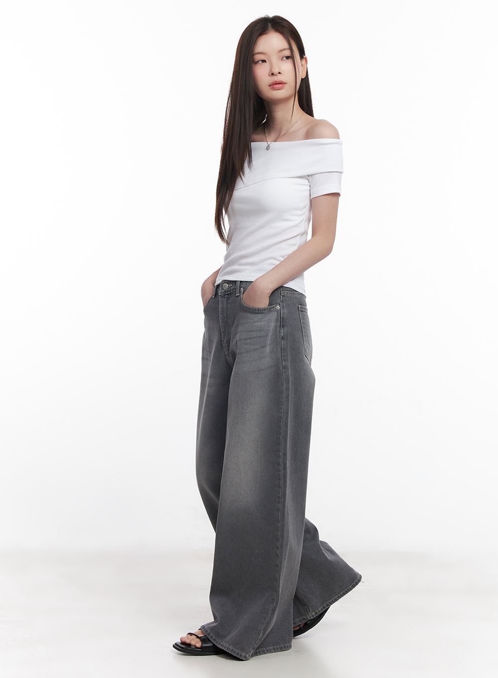 off-shoulder-slim-fit-crop-tee-cy519