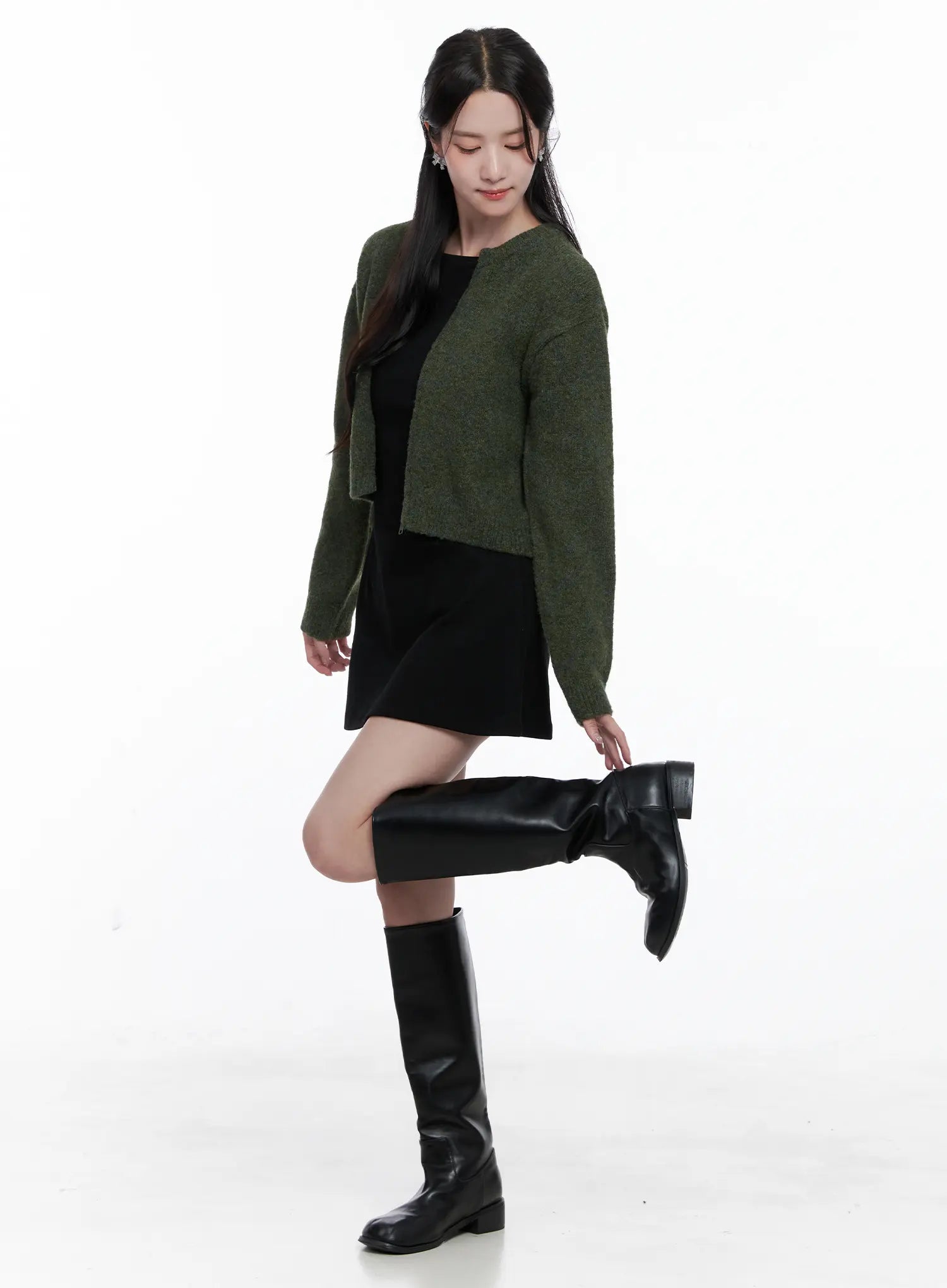 classic-round-neck-knit-cardigan-cs519