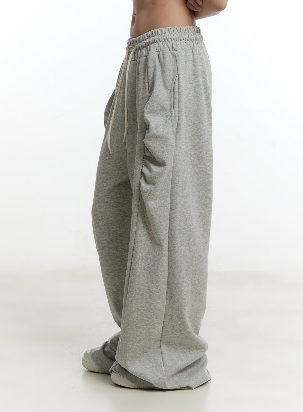 shirred-wide-fit-sweatpants-cy506