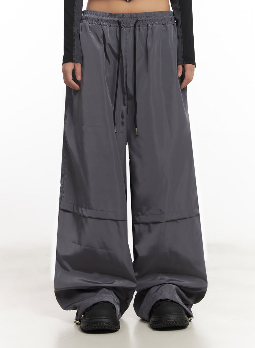 pintuck-wide-leg-windbreaker-trackpants-ia517