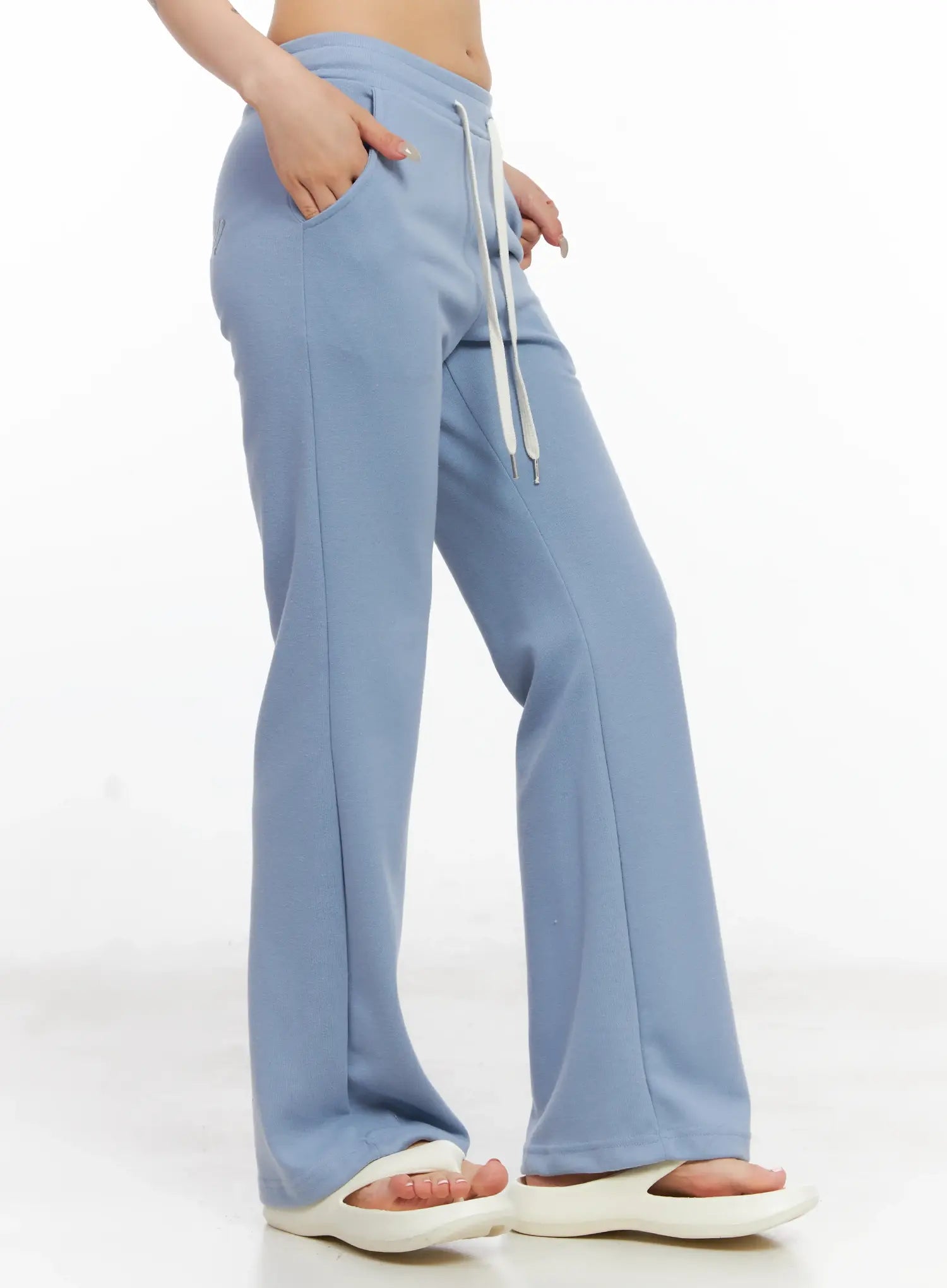 embroidered-flare-track-pants-cl525