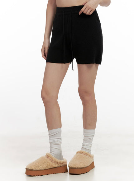 cozy-drawstring-knit-shorts-on422